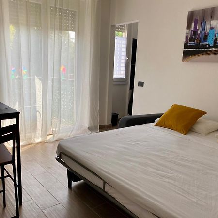 ミラノModerno Ed Elegante Loft Con Balconeアパートメント エクステリア 写真