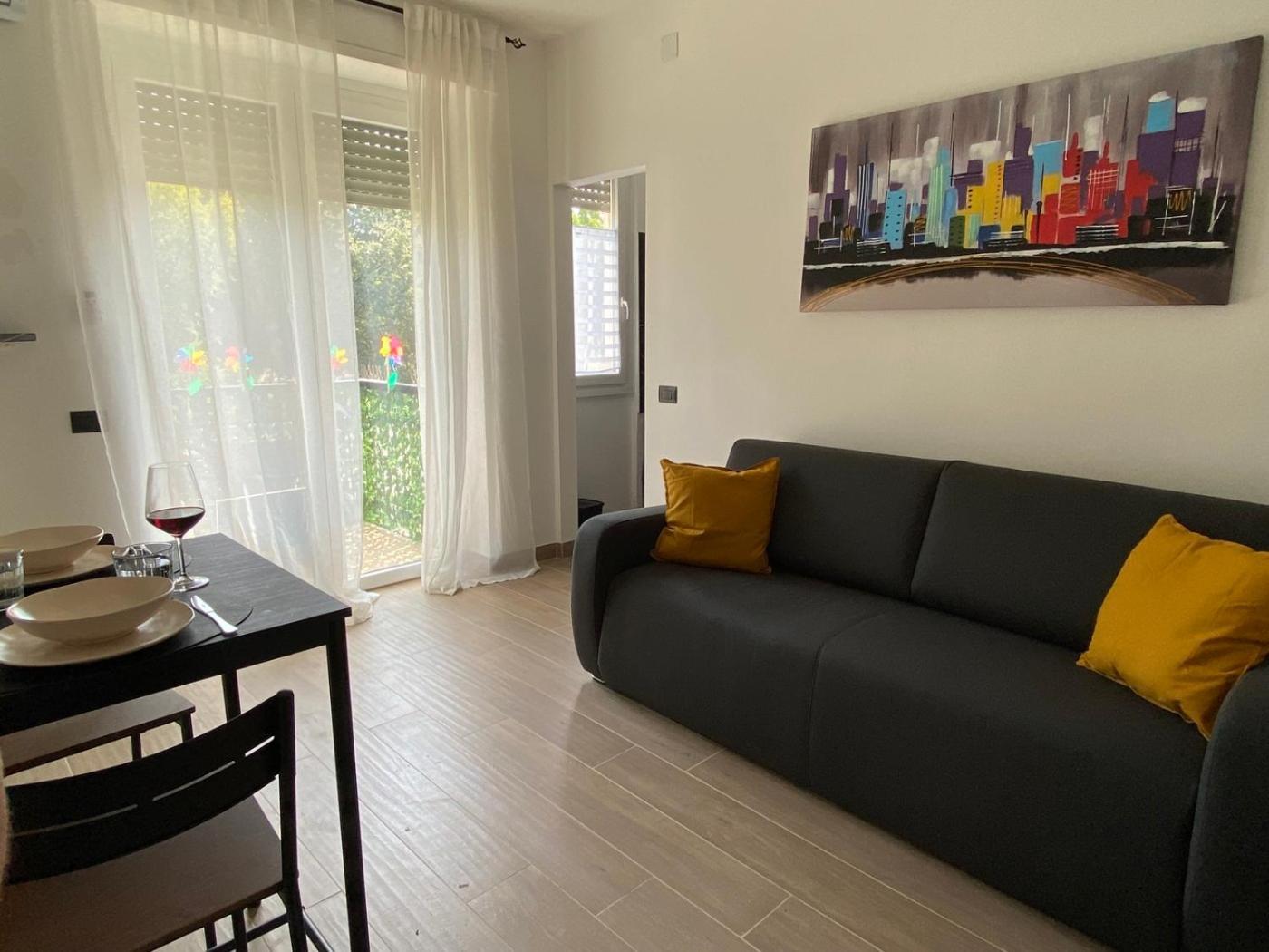 ミラノModerno Ed Elegante Loft Con Balconeアパートメント エクステリア 写真