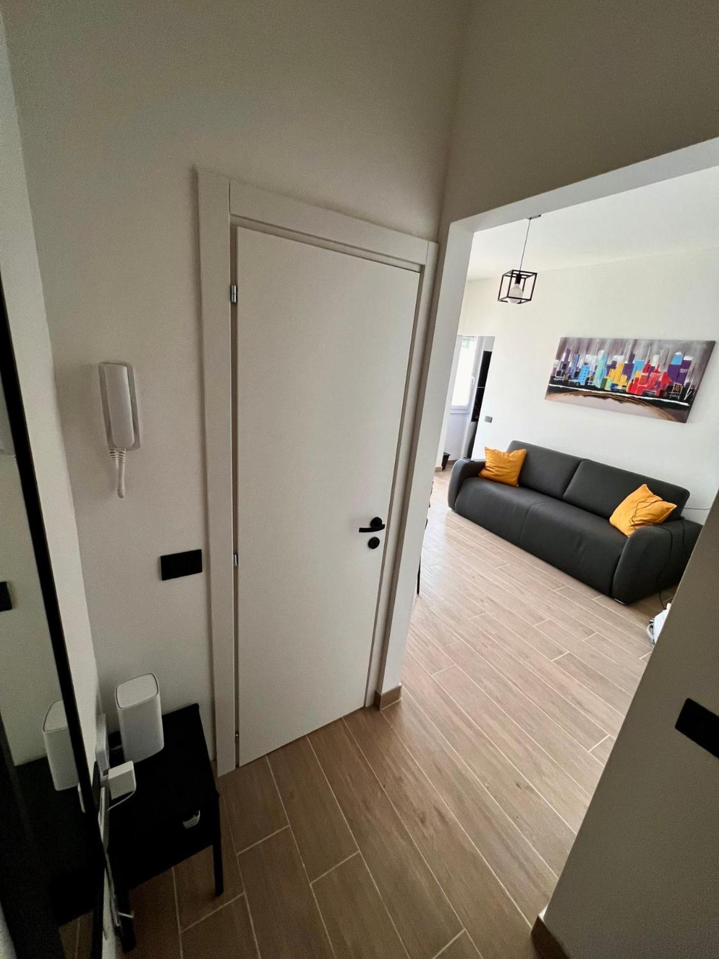 ミラノModerno Ed Elegante Loft Con Balconeアパートメント エクステリア 写真