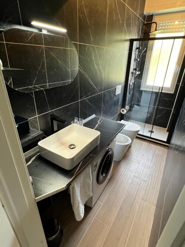 ミラノModerno Ed Elegante Loft Con Balconeアパートメント エクステリア 写真